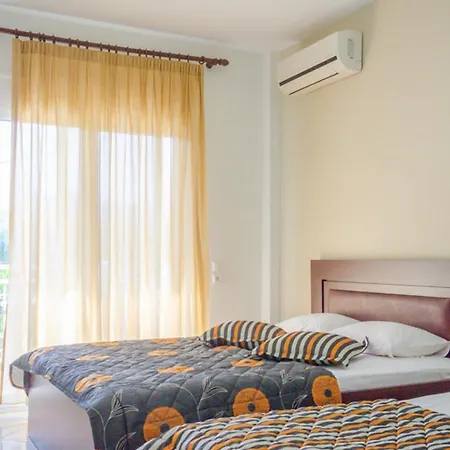 Delfini Hotell 2*