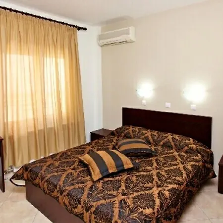Delfini Hotell